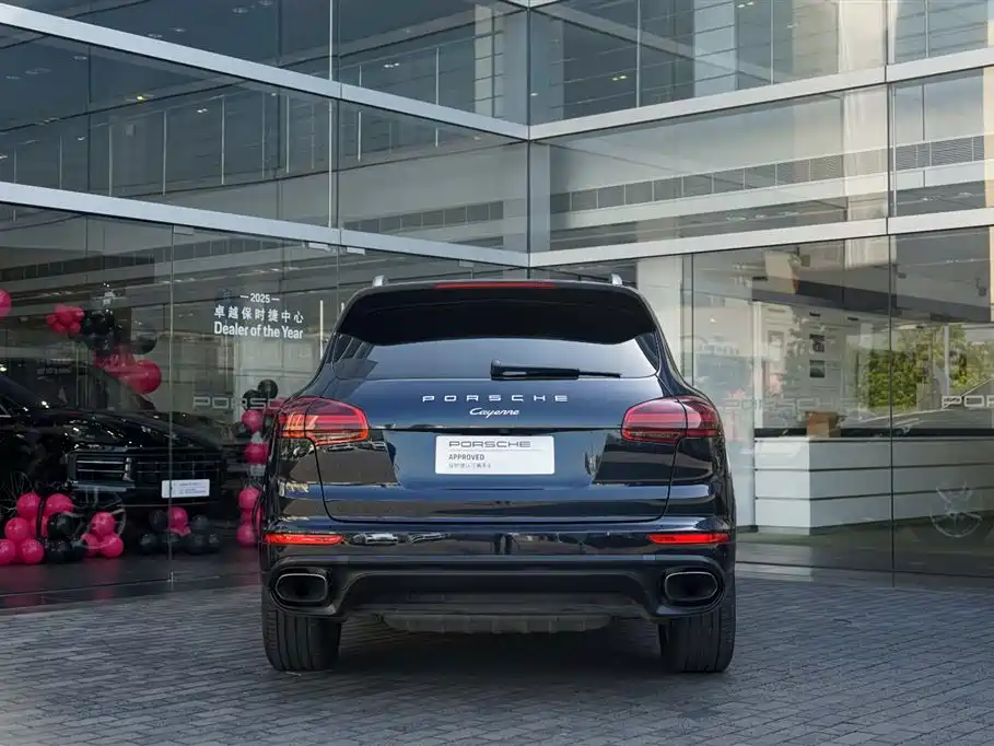 صورة 6 - Porsche Cayenne