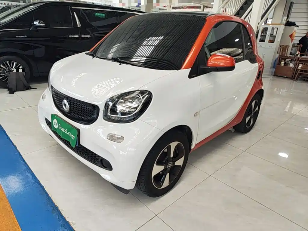 Photo 1 - smart fortwo