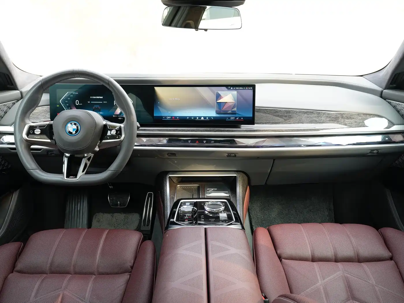 BMW I7