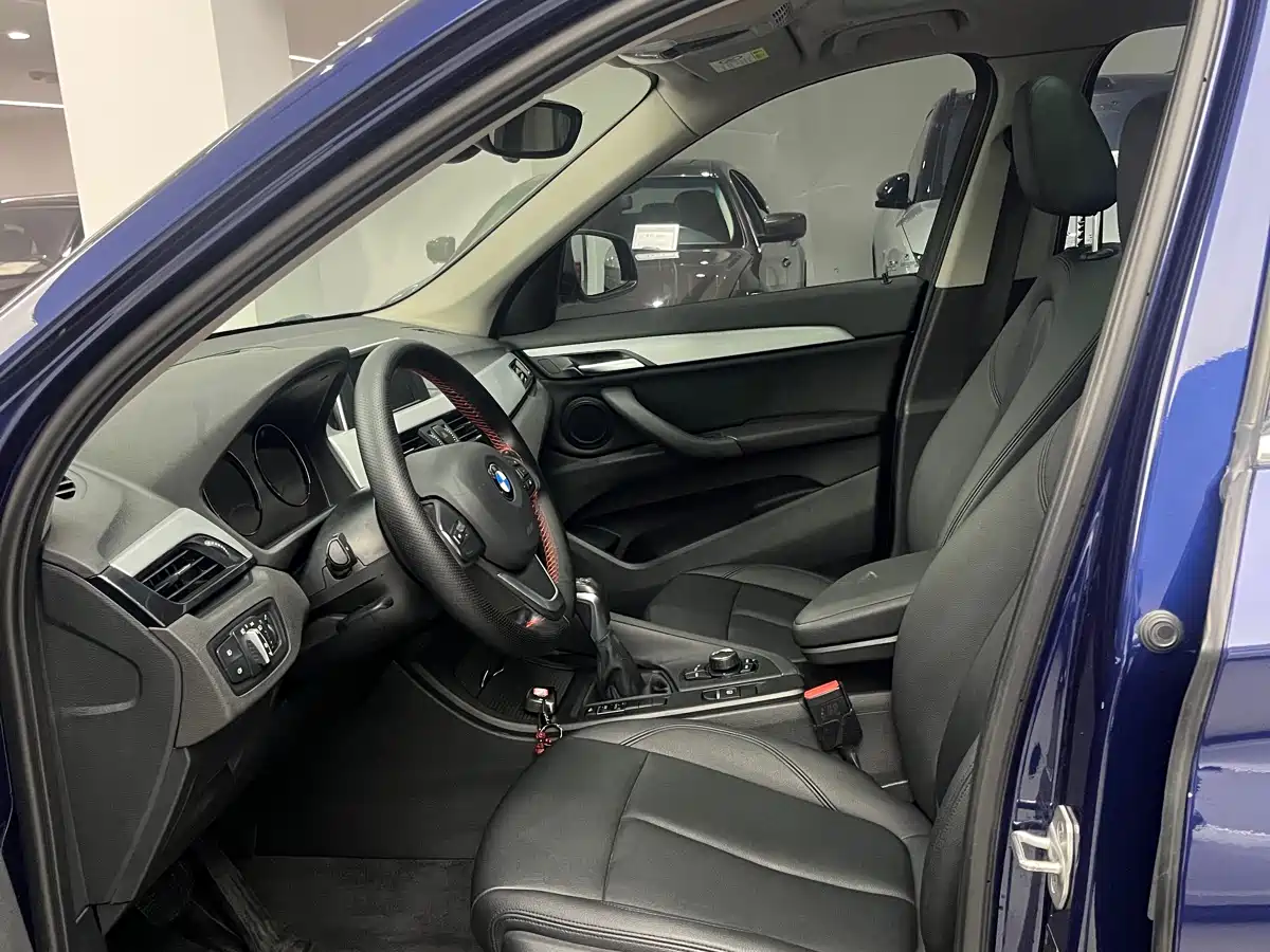 BMW X1 2018 sDrive18Li Fashion Model фото 7