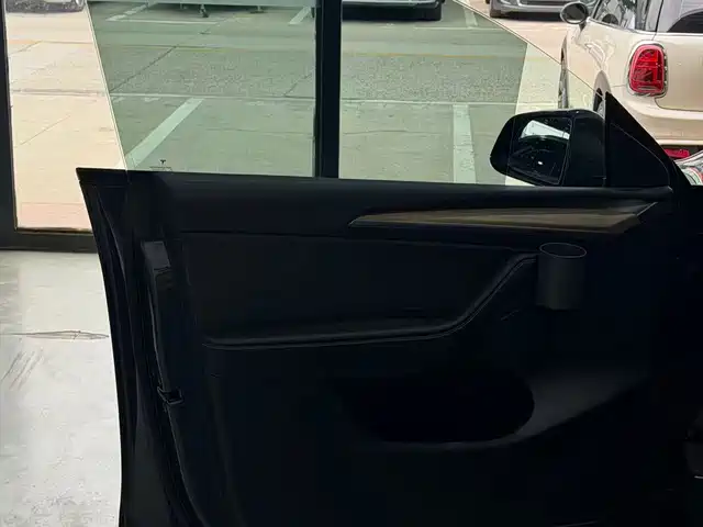 Tesla Model Y 2022 Facelift Rear-Wheel Drive Version — фото 5