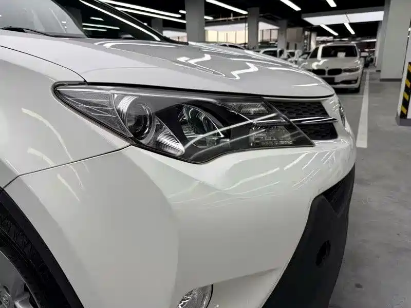 صورة 12 - Toyota RAV4 Rongfang