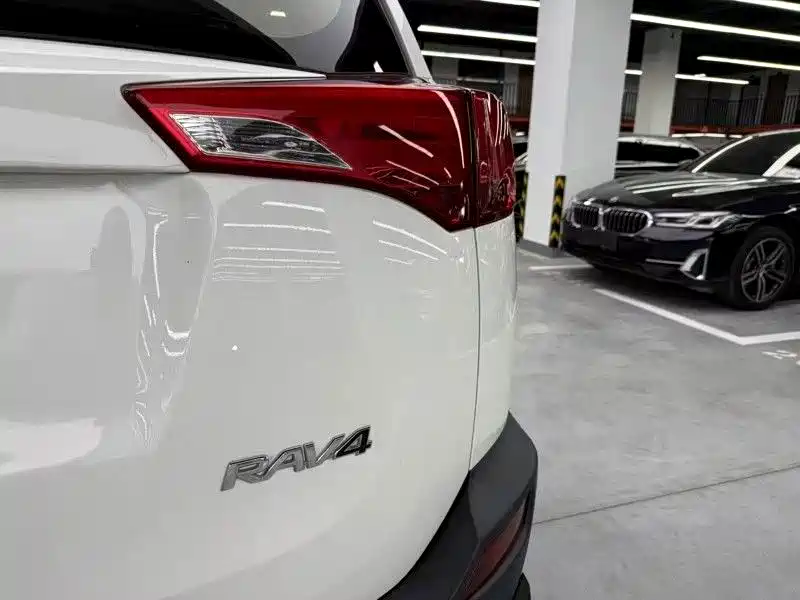 صورة 10 - Toyota RAV4 Rongfang