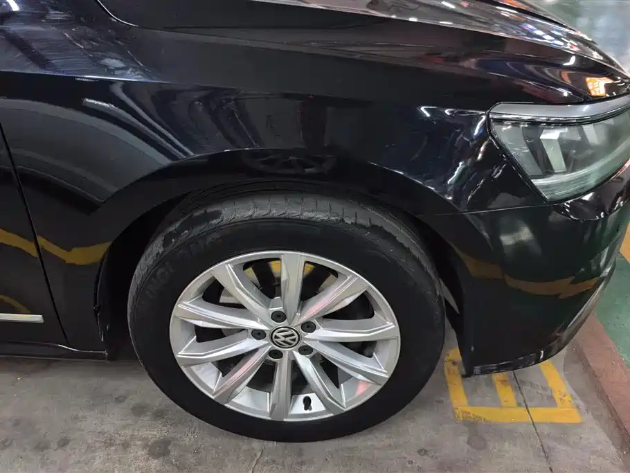 Volkswagen Passat 2016 330TSI DSG Executive Edition фото 6