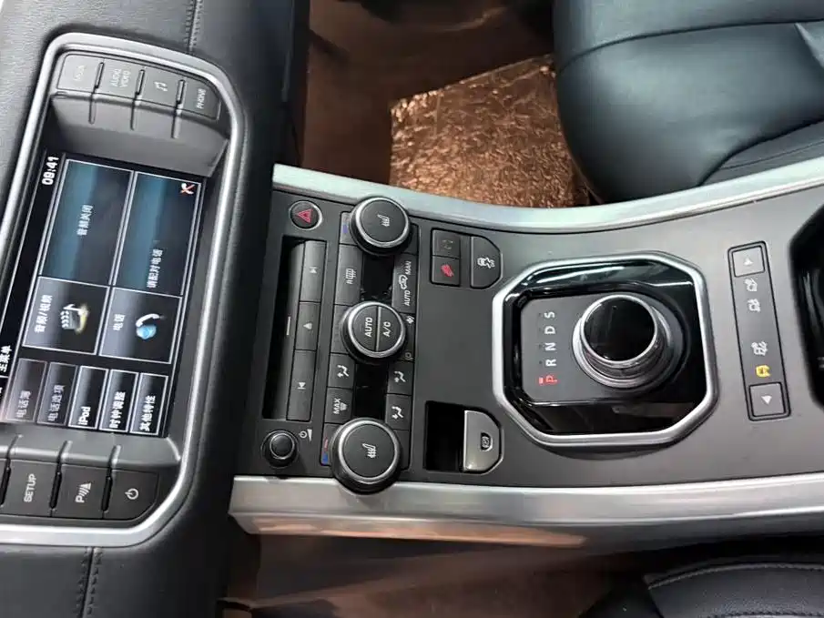Land Rover Range Rover Evoque 2015 2.0T 5-Door Fashion Edition фото 5