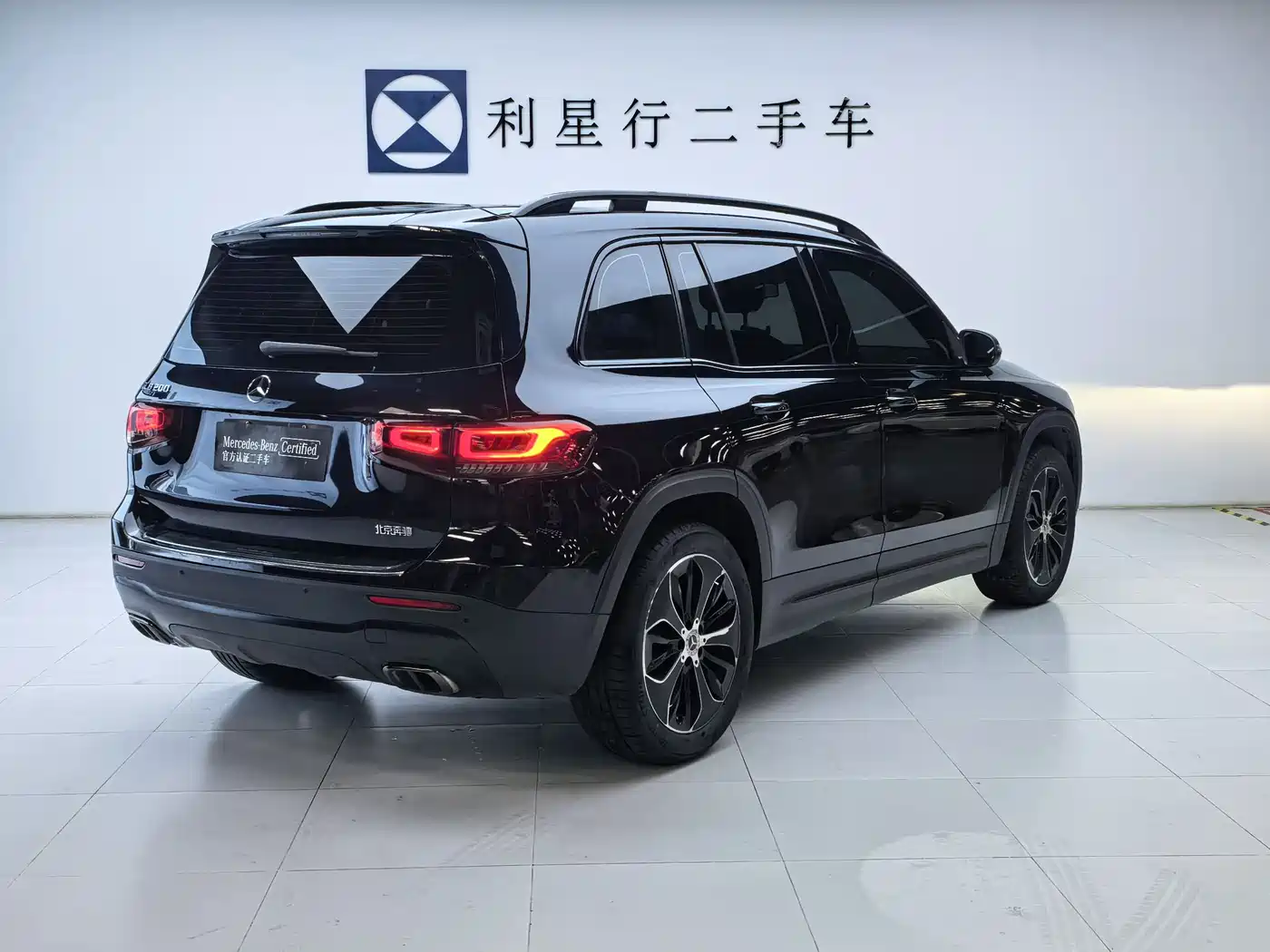 MERCEDES-BENZ GLB