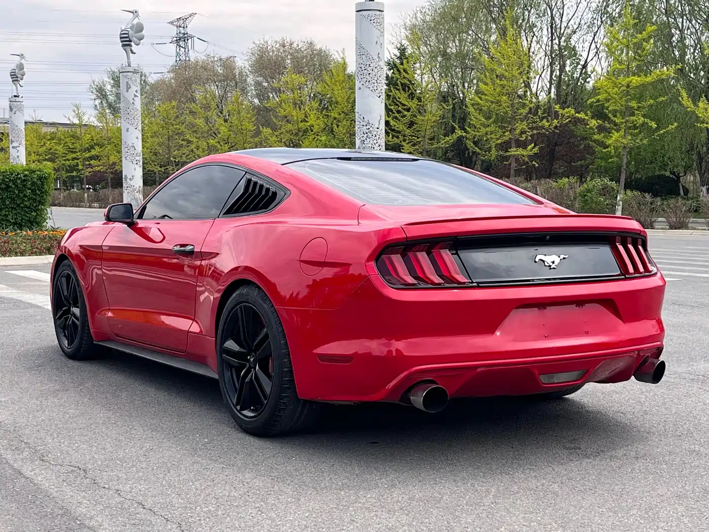 FORD MUSTANG