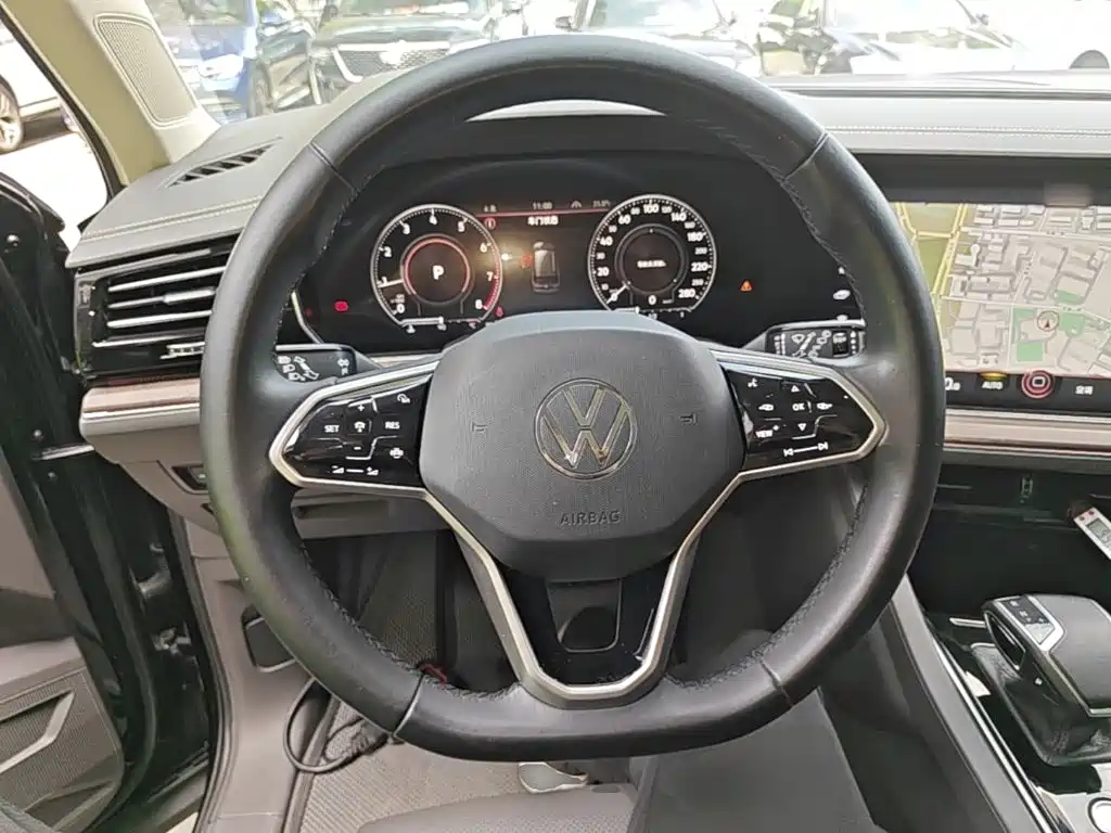 Фото 11 - Volkswagen Touareg