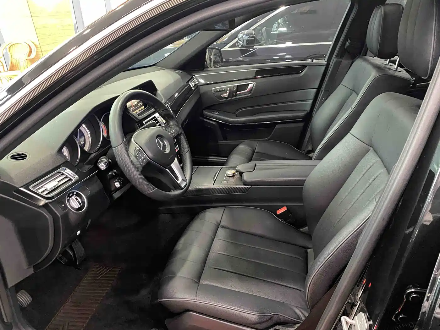 Mercedes-Benz E-Class 2015 E 200 L Sport фото 9