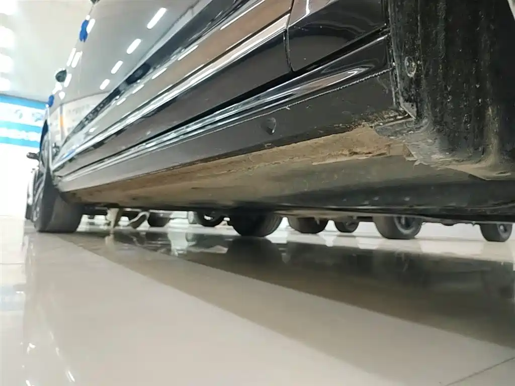 Volkswagen Passat 2025 Outstanding 380TSI Dragon Glory Edition фото 21