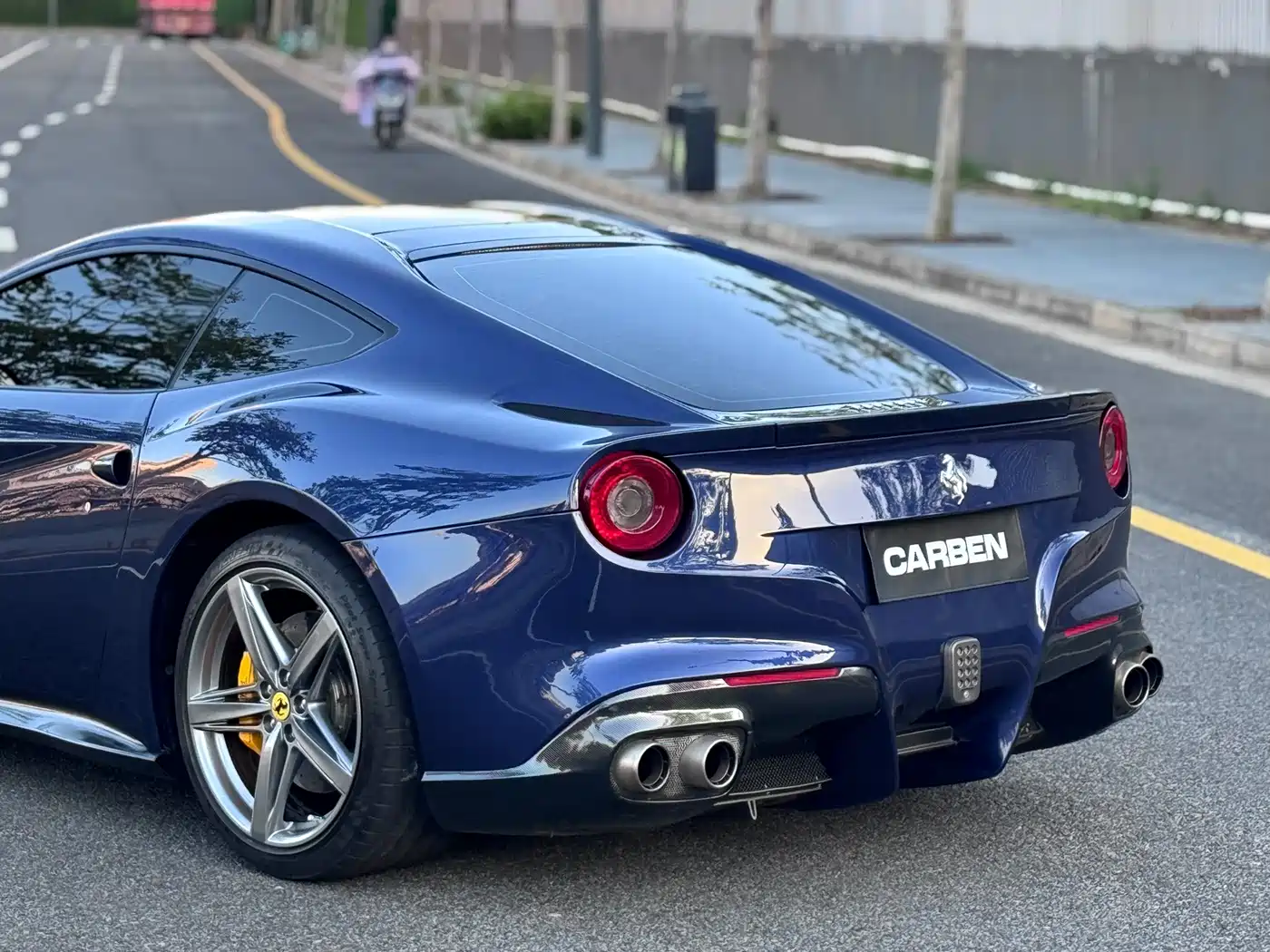 Ferrari F12berlinetta 2013 6.3L Standard фото 11
