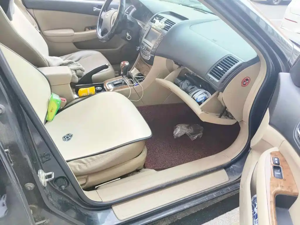 BYD F6 2012 2010 Gold Edition 2.0L CVT Exclusive