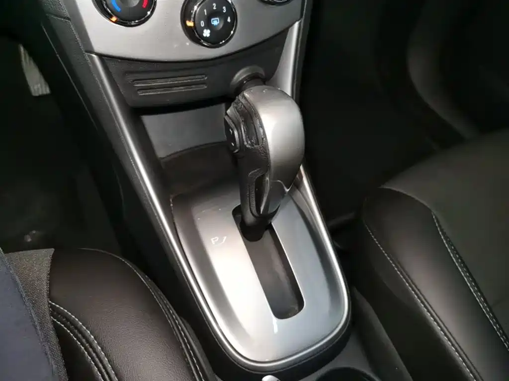 Chevrolet Trax 2014 1.4T Automatic 2WD Luxury фото 14