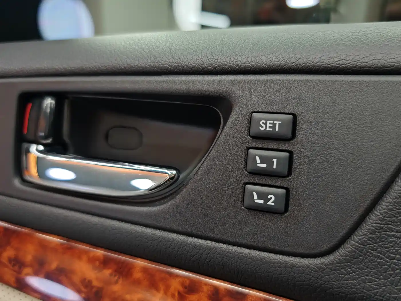 Subaru Outback 2011 2.5i Luxury Navigation Edition фото 19