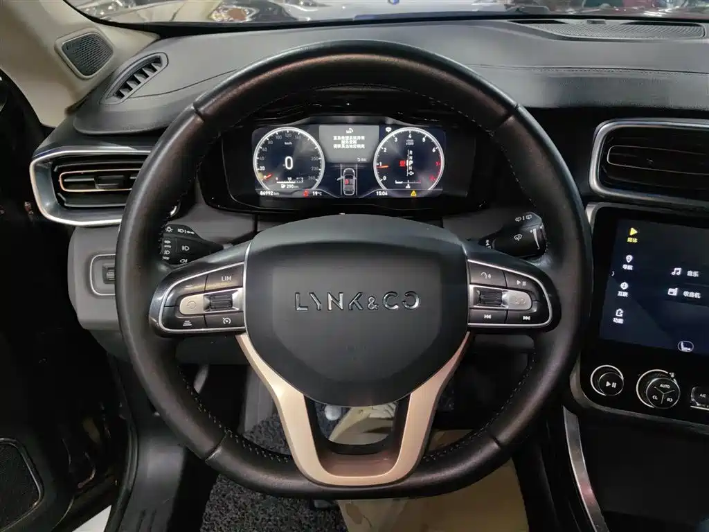 Lynk & Co 01 2017 2.0T 2WD Pro Version фото 11