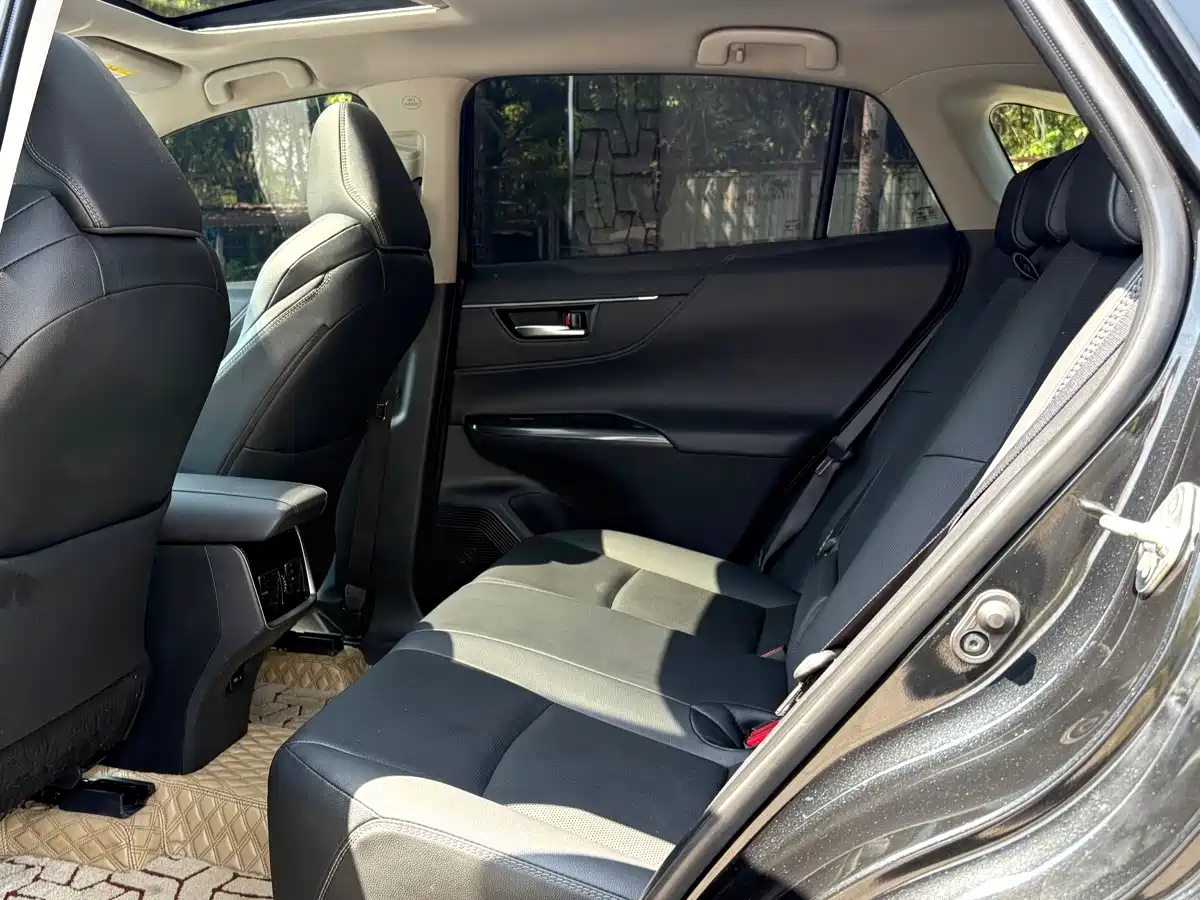 Toyota Venza 2023 2023 2.0L CVT FWD Premium