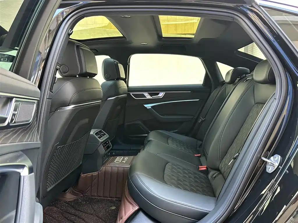 Audi A6L 2025 45 TFSI quattro Premium Sport фото 10