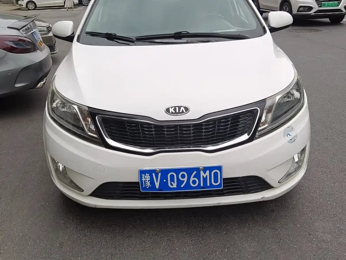 Kia K2 2012 Model Hatchback 1.4L AT GLS фото 2
