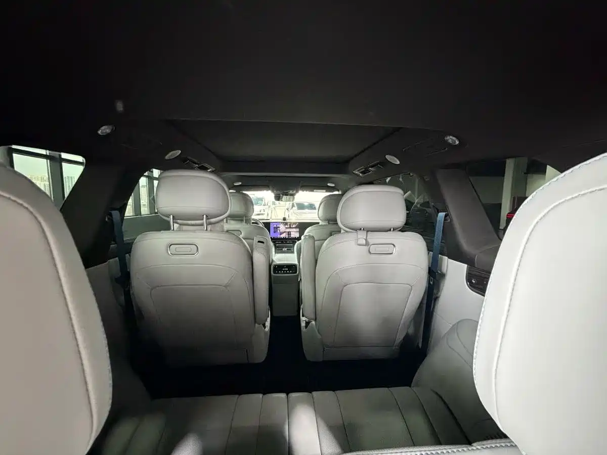 AITO Wenjie AITO M9 2024 Range Extender Max Edition 42kWh 6-seater фото 12