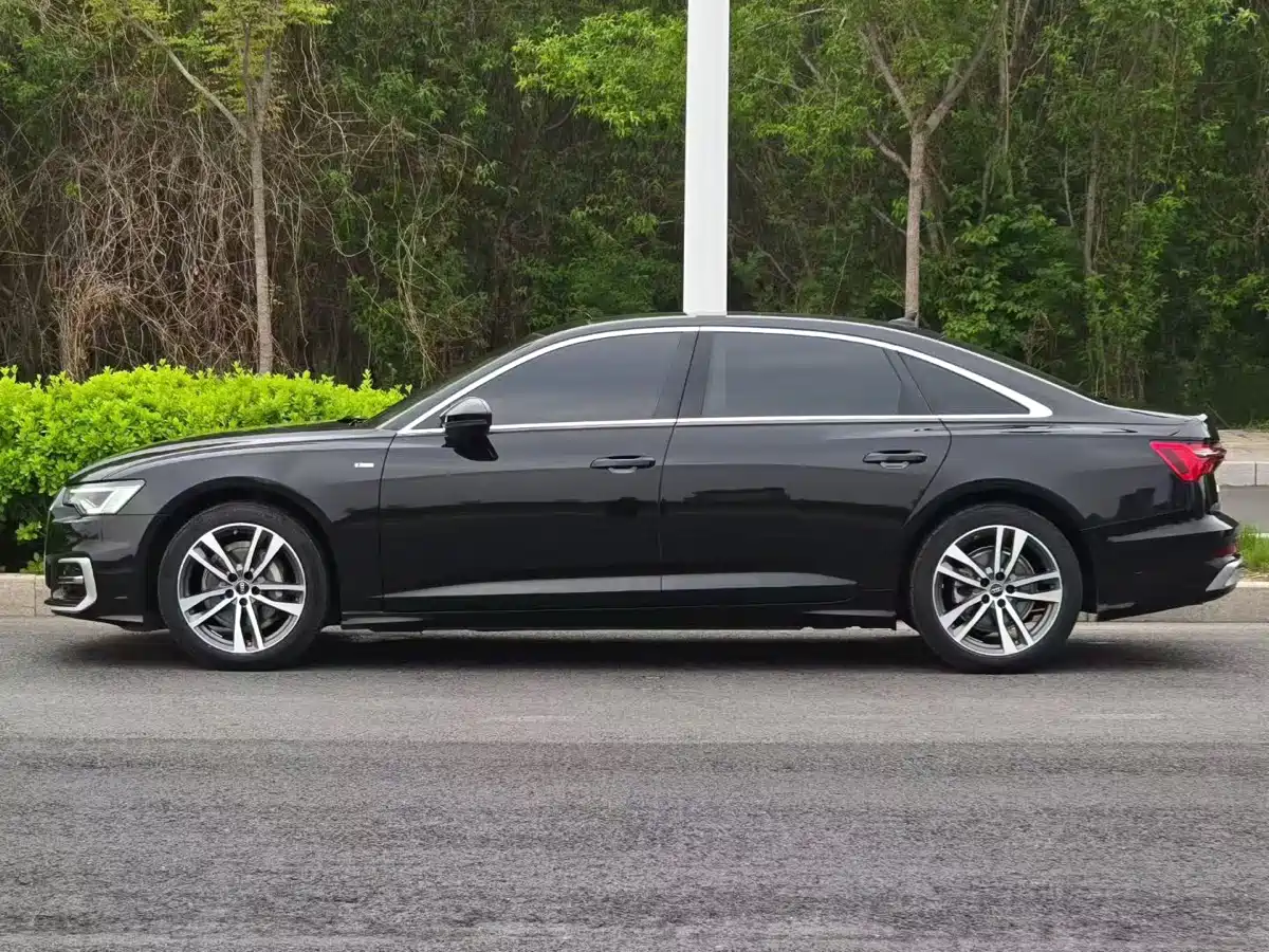 Audi A6L 2023 40 TFSI Luxury Elegance фото 2