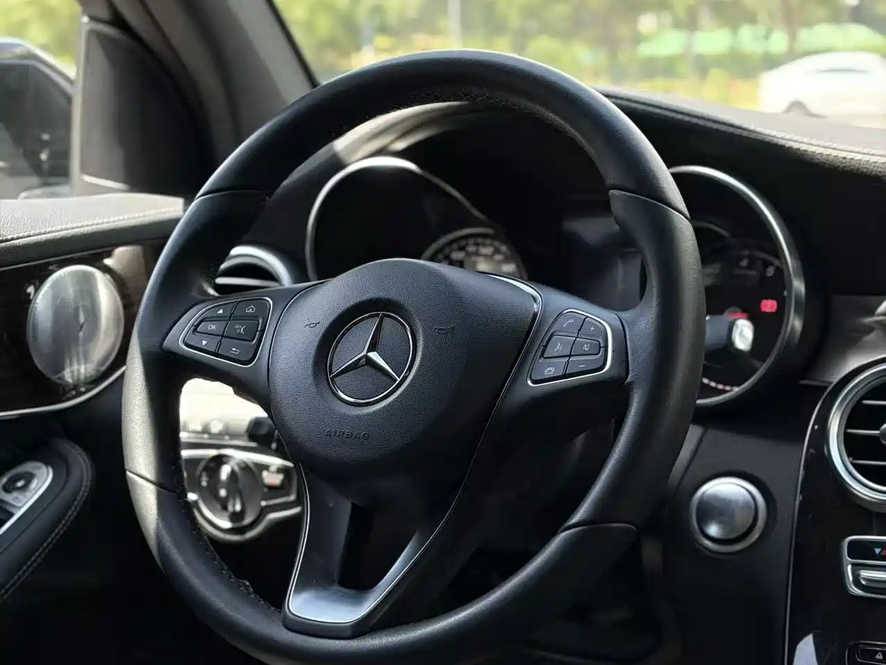 Mercedes-Benz GLC 2018 GLC 260 4MATIC Luxury фото 9