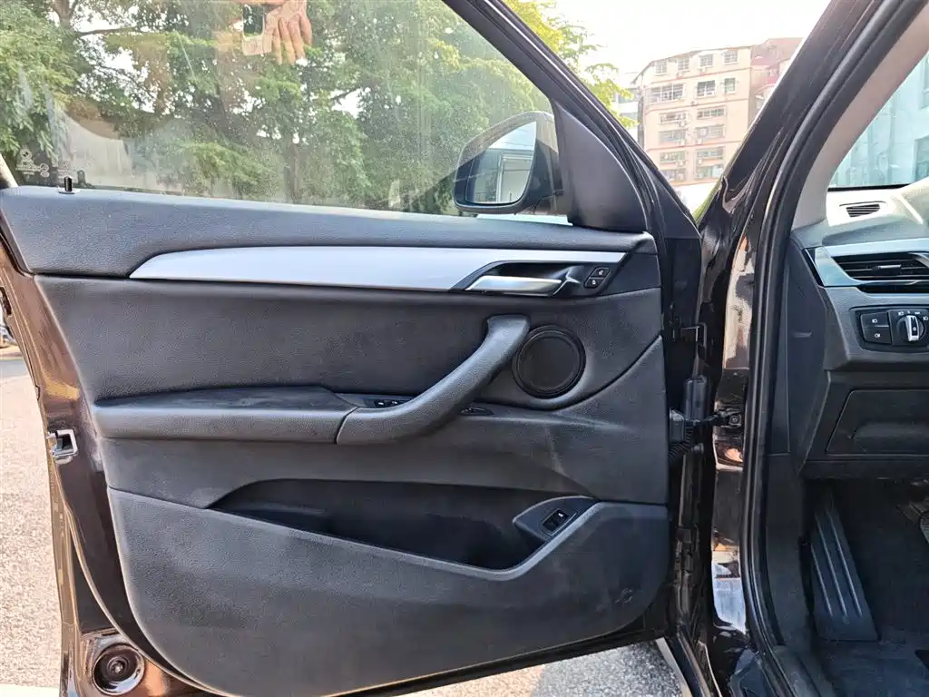 BMW X1 2018 sDrive20Li Leading Model фото 22