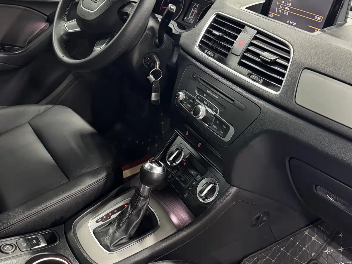 Audi Q3 2013 35 TFSI Progressive фото 28