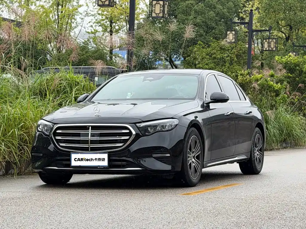 Фото 1 - Mercedes-Benz E-Class