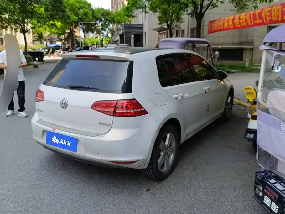 Volkswagen Golf 2016 1.6L Automatic Comfort фото 3