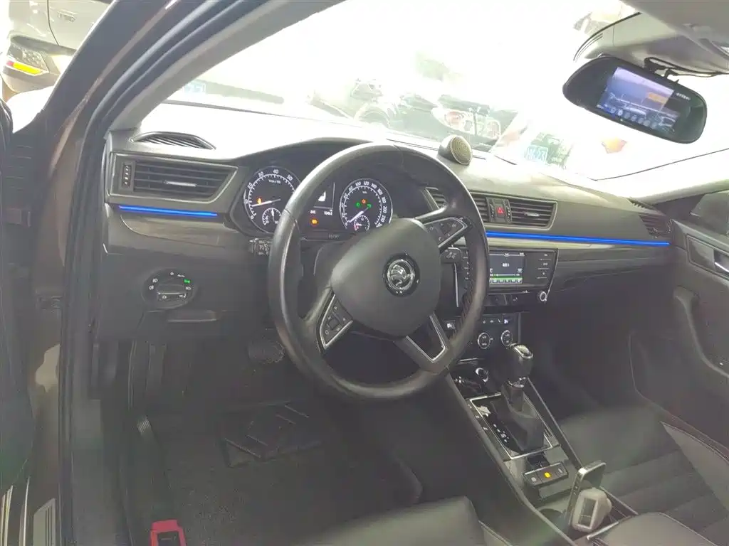 Škoda Superb 2016 TSI330 DSG Smart Edition фото 6