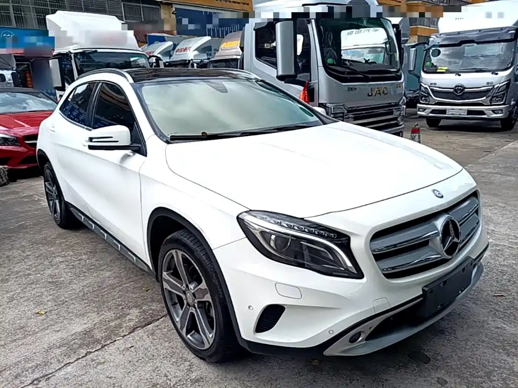 Mercedes-Benz GLA 2016 GLA 220 4MATIC Luxury фото 4