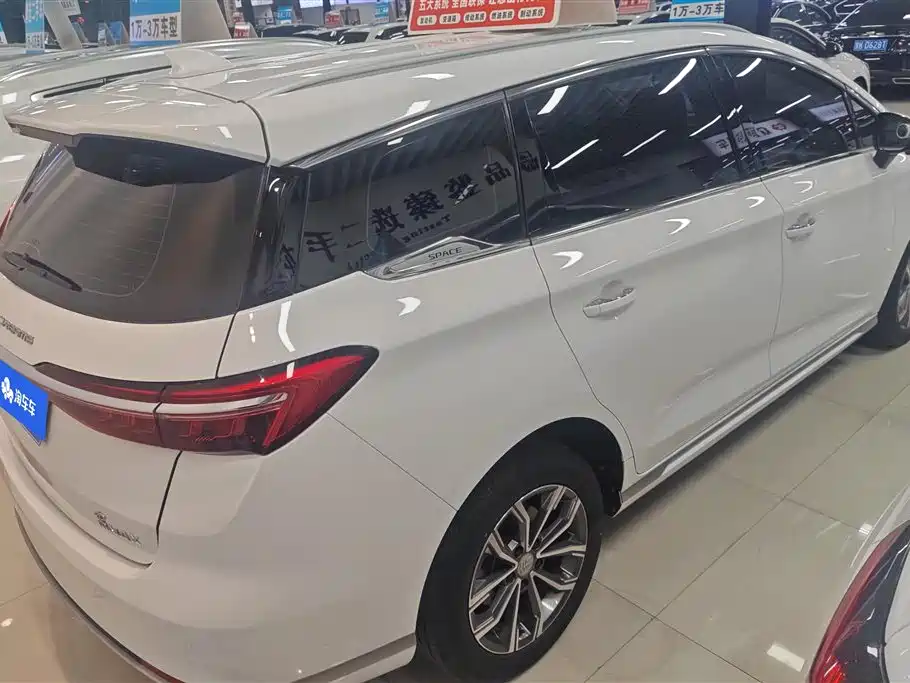 BYD Song MAX 2021 Upgrade 1.5T Automatic Luxury Edition 6-Seater фото 3