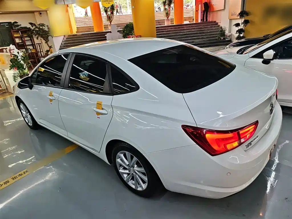 Buick Verano 2019 Sedan 15S Auto Leading фото 5