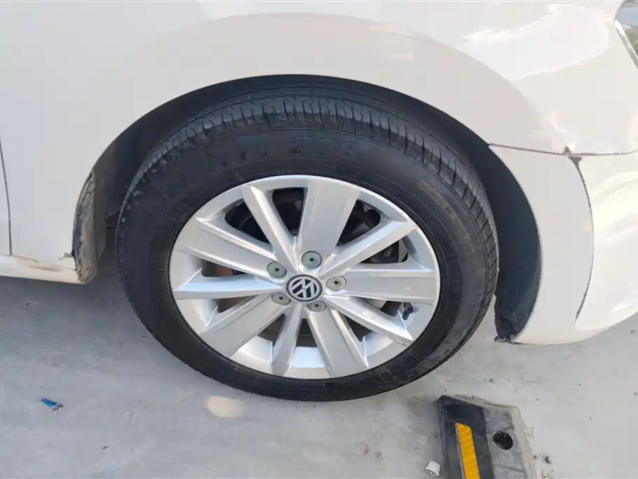 Volkswagen Jetta 2013 1.4L Manual Fashion фото 6