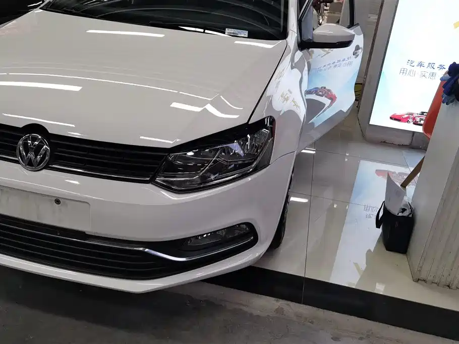 Volkswagen Polo 2016 1.6L Automatic Comfort фото 5