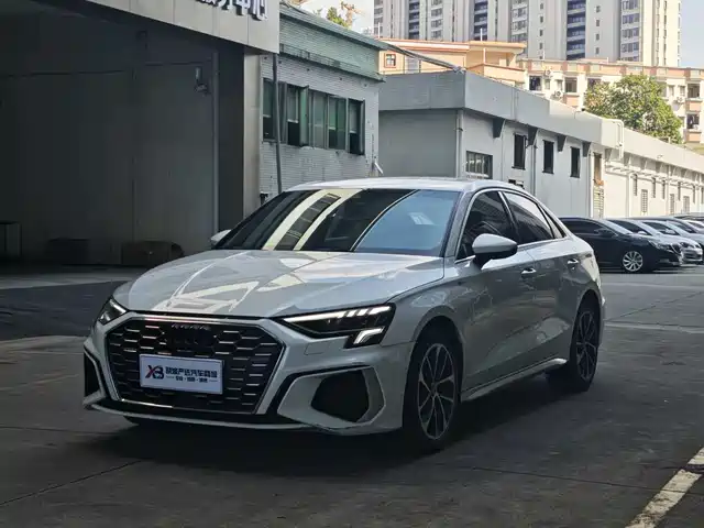 Audi A3 A3L Limousine 35 TFSI, Sport Advance