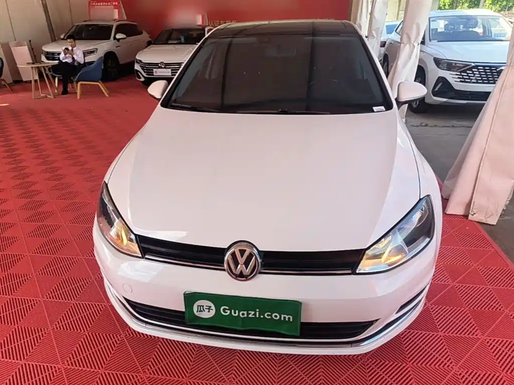 Volkswagen Golf 2016 230TSI Automatic Comfort фото 3