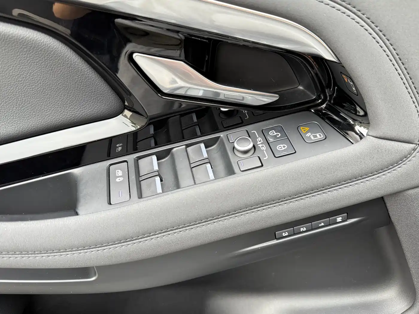 Land Rover Range Rover Evoque 2020 249PS R-DYNAMIC SE Sport Tech Edition фото 9