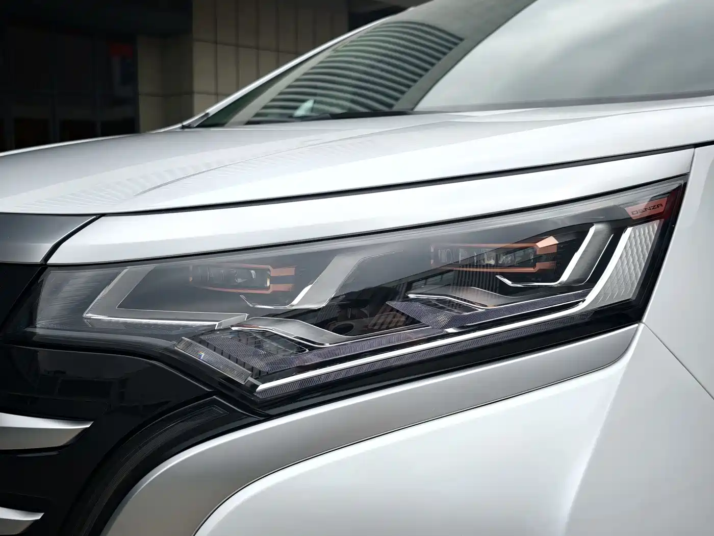 Denza D9 2022 DM-i 970 AWD Flagship фото 5