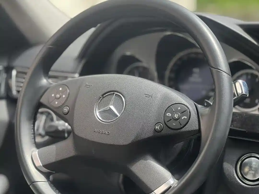 Mercedes-Benz E-Class 2012 E 300 L Fashion фото 8