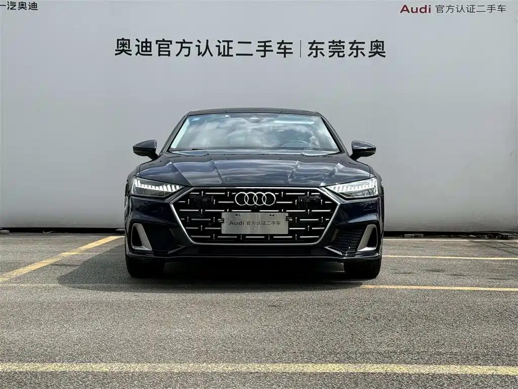 Audi A7L 2022 45 TFSI S-line Dream Builder Edition фото 2
