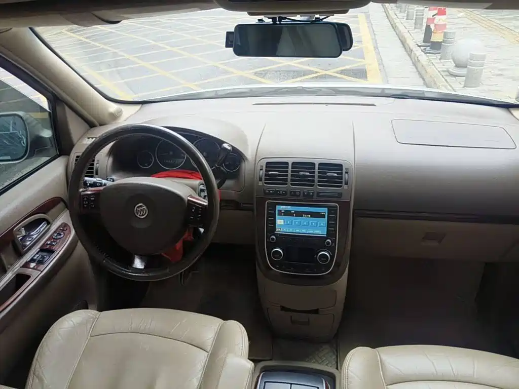Photo 12 - Buick GL8