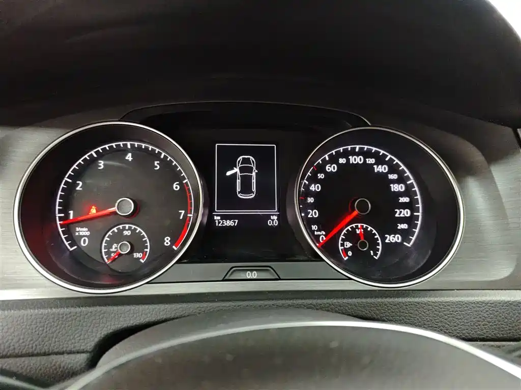 Volkswagen Golf 2016 230TSI Automatic Comfort фото 12