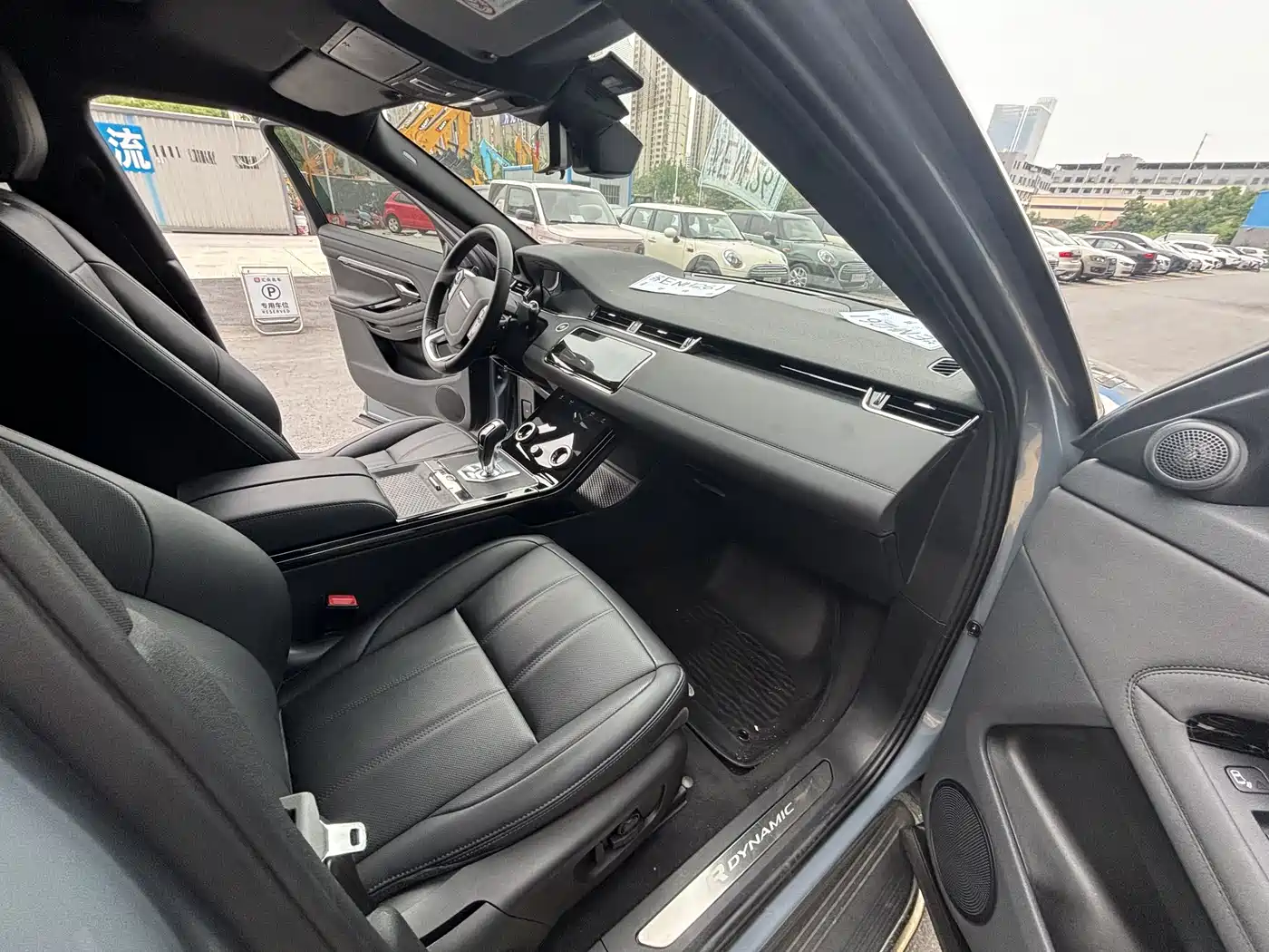 Land Rover Range Rover Evoque 2020 249PS R-DYNAMIC SE Sport Tech Edition фото 9
