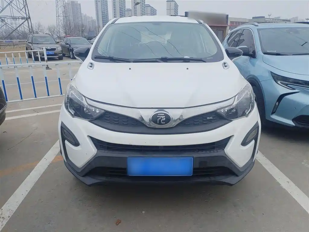 BYD Yuan 2017 1.5L Auto Cool Connect фото 3