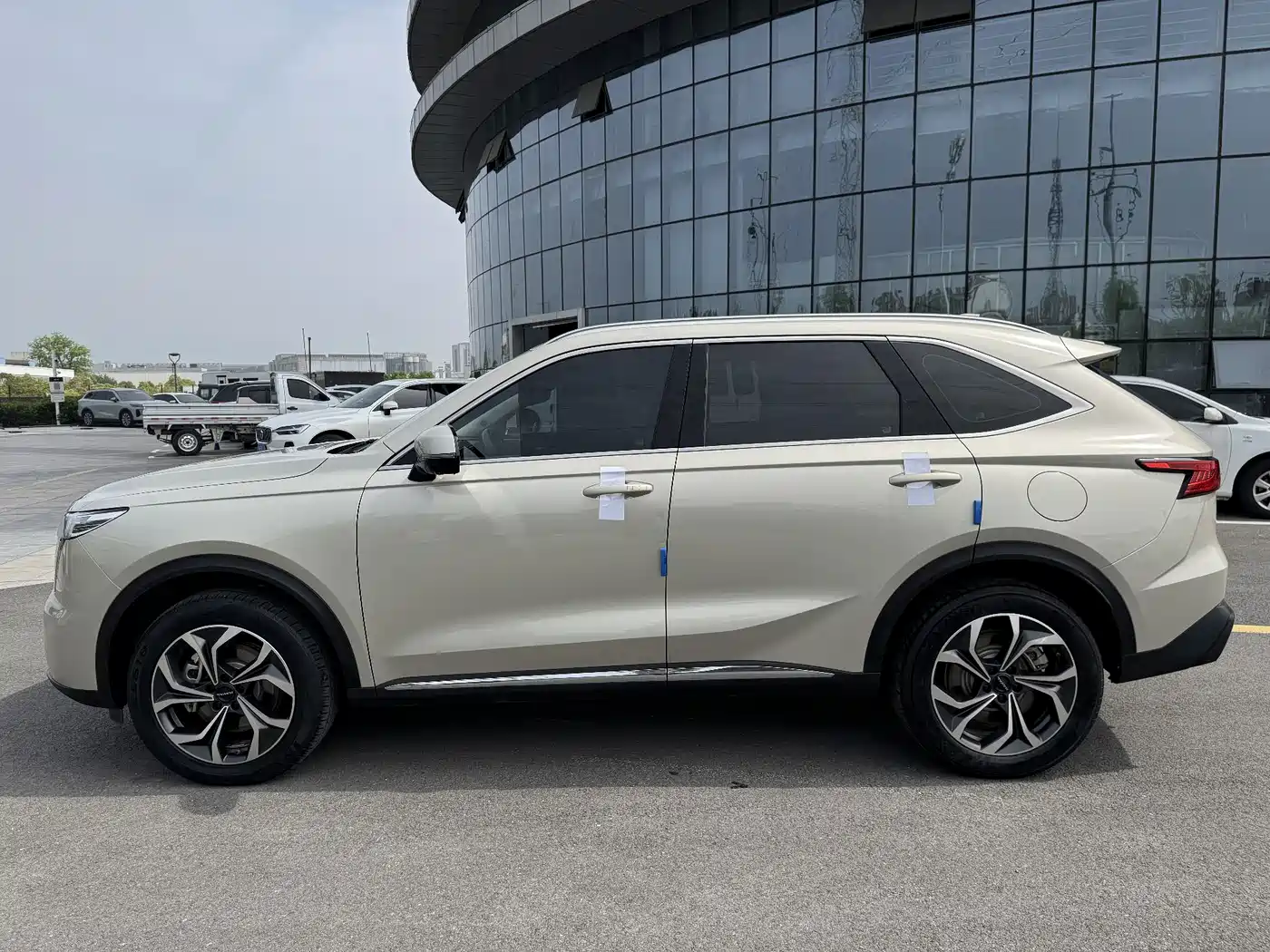Haval Xiaolong MAX 2023 1.5L Hi4 105 4WD Pilot Edition фото 3