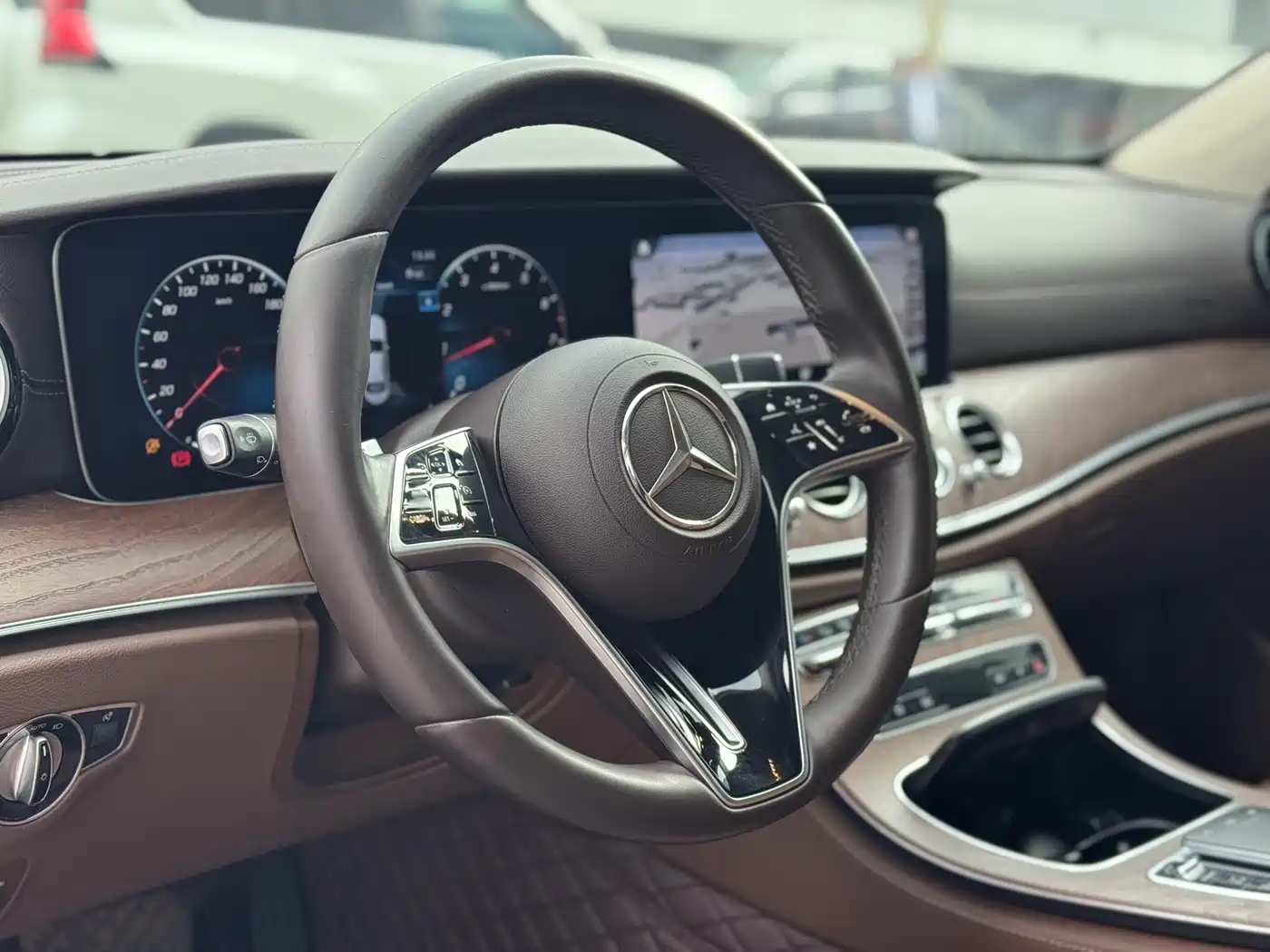 MERCEDES-BENZ E CLASS