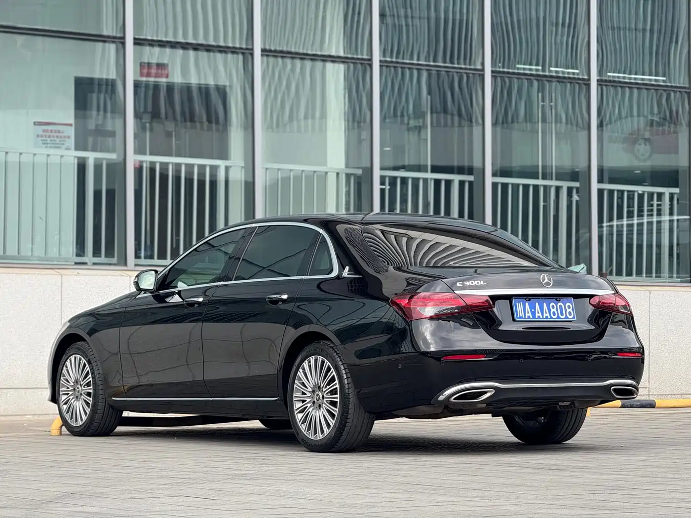 MERCEDES-BENZ E CLASS