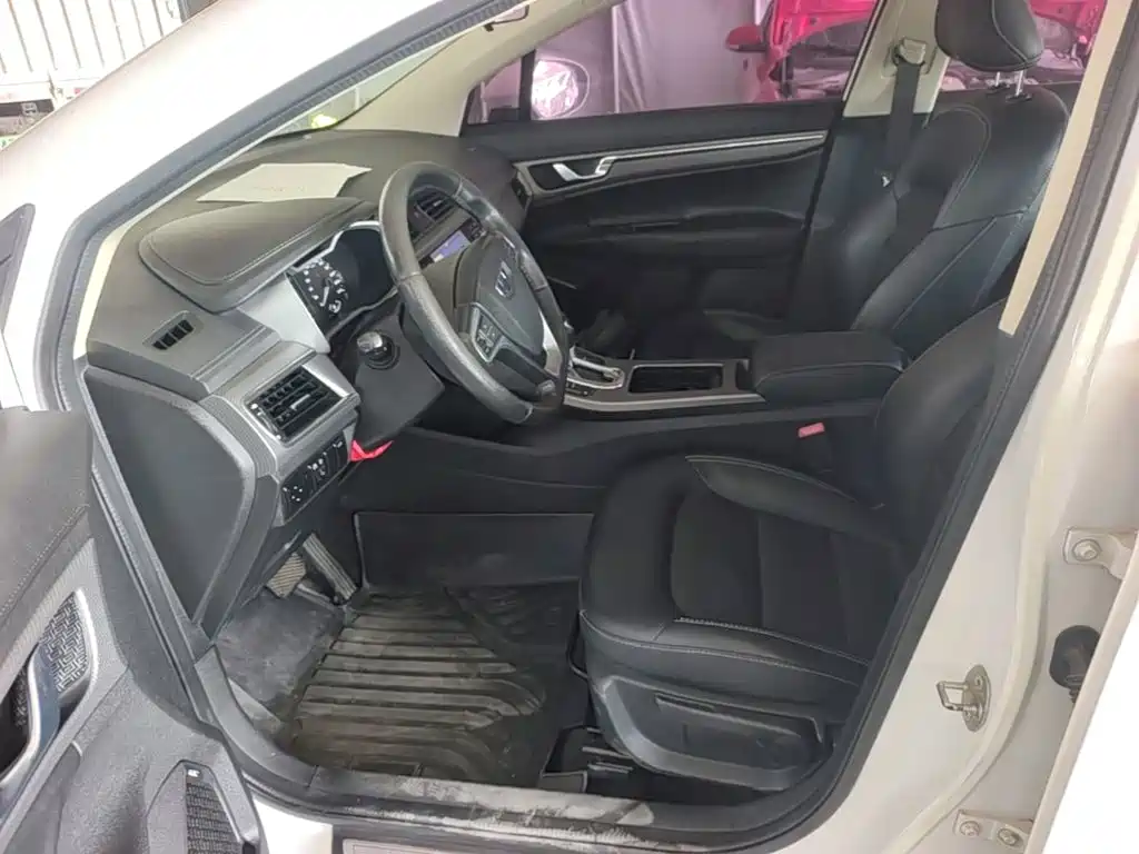 Geely Emgrand GS 2016 2016 Elegance Edition 1.3T Automatic Premium