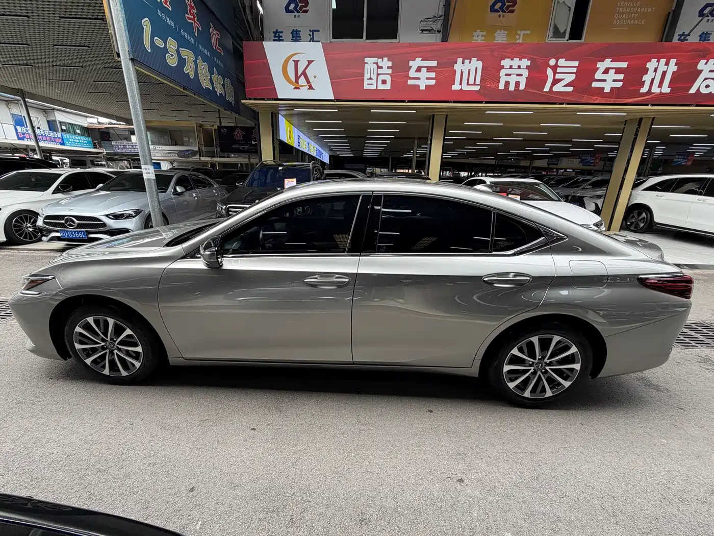 Lexus ES 2021 200 Excellence Edition фото 30